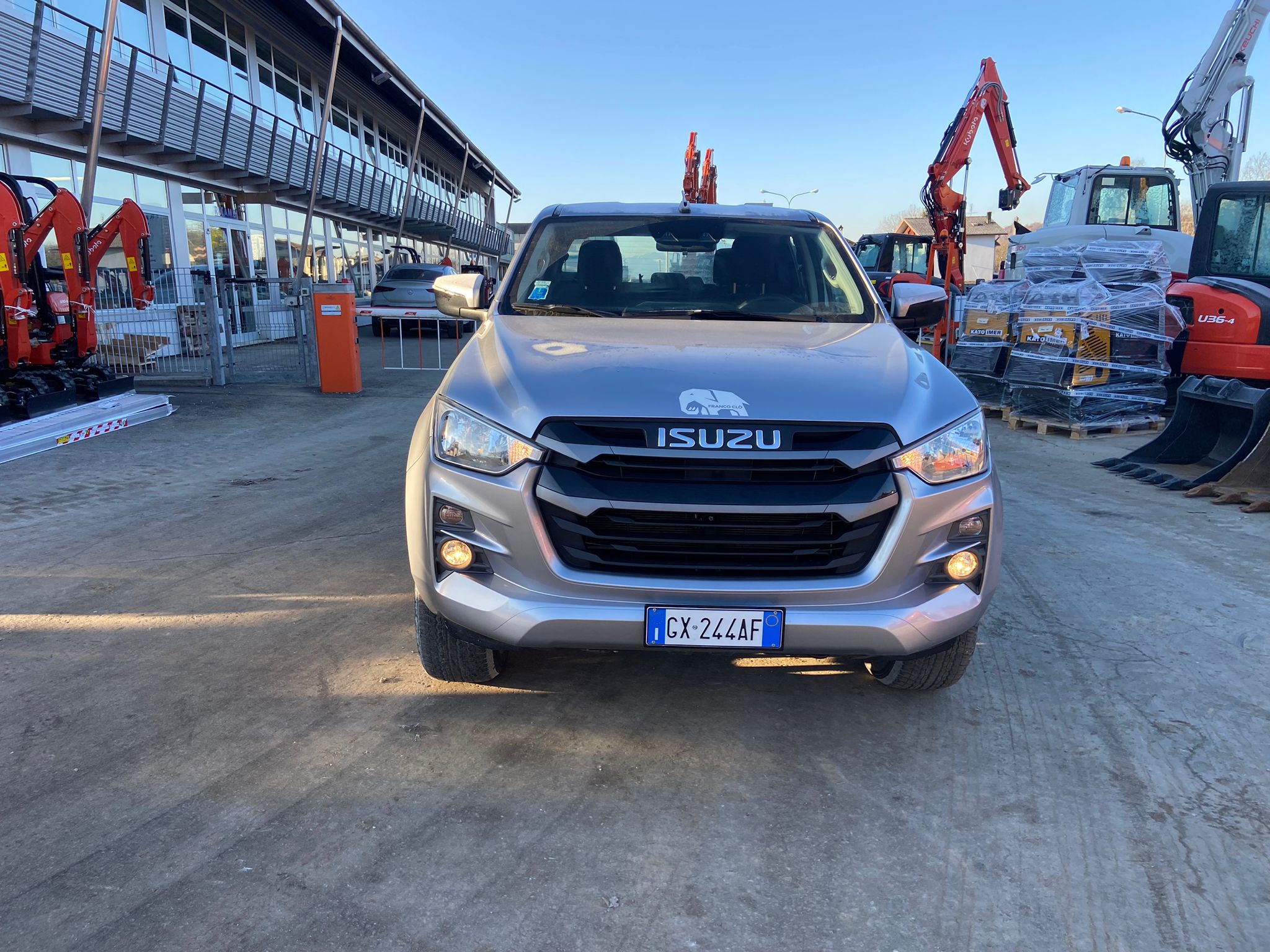 Autocarro ISUZU D-MAX N60BB CREW - Franco Clò Macchine Movimento Terra