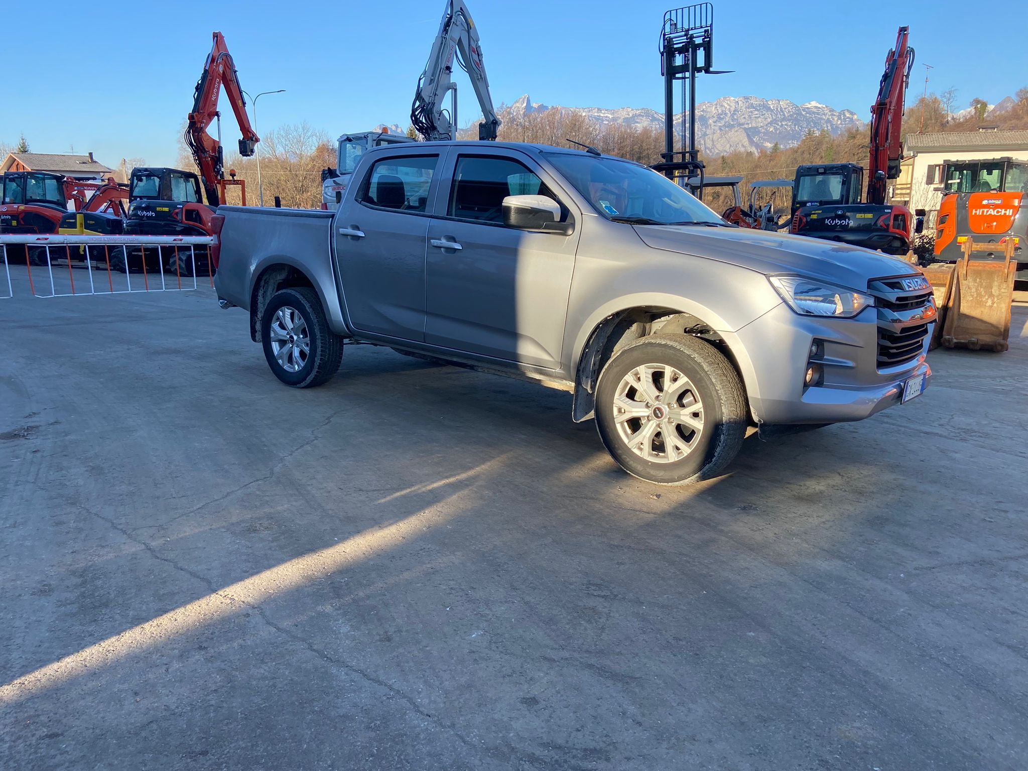 Autocarro ISUZU D-MAX N60BB CREW - Franco Clò Macchine Movimento Terra