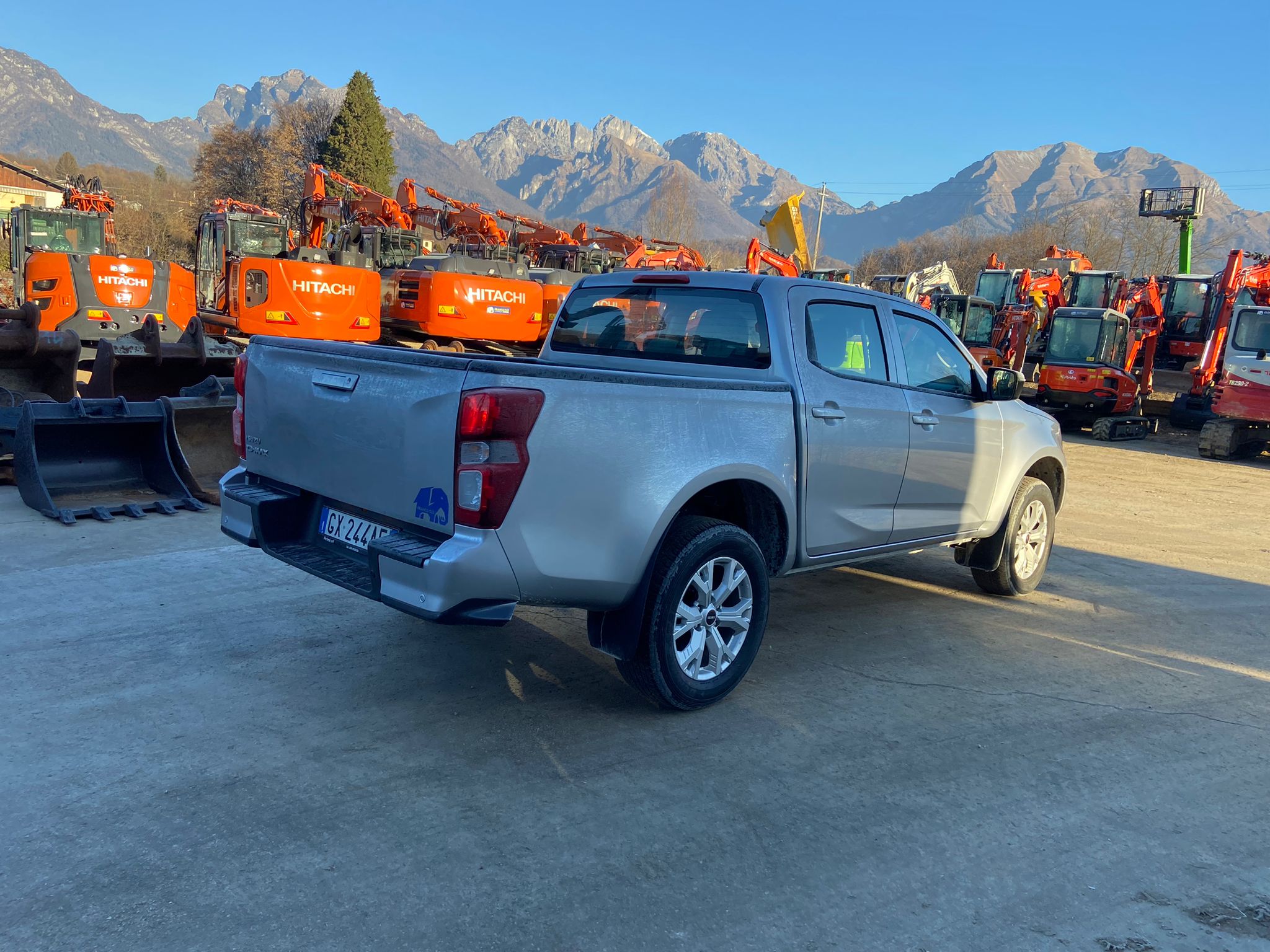 Autocarro ISUZU D-MAX N60BB CREW - Franco Clò Macchine Movimento Terra