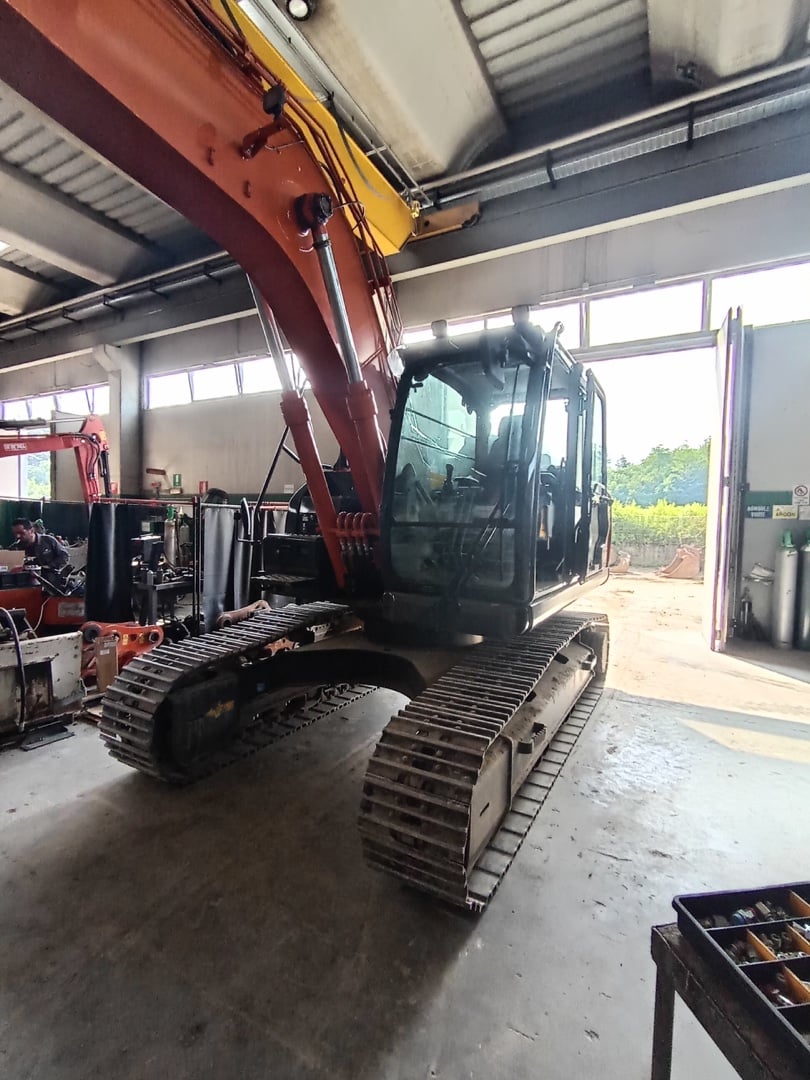 Escavatore cingolato HITACHI ZX 180LCN.7 Mono - Franco Clò Macchine Movimento Terra