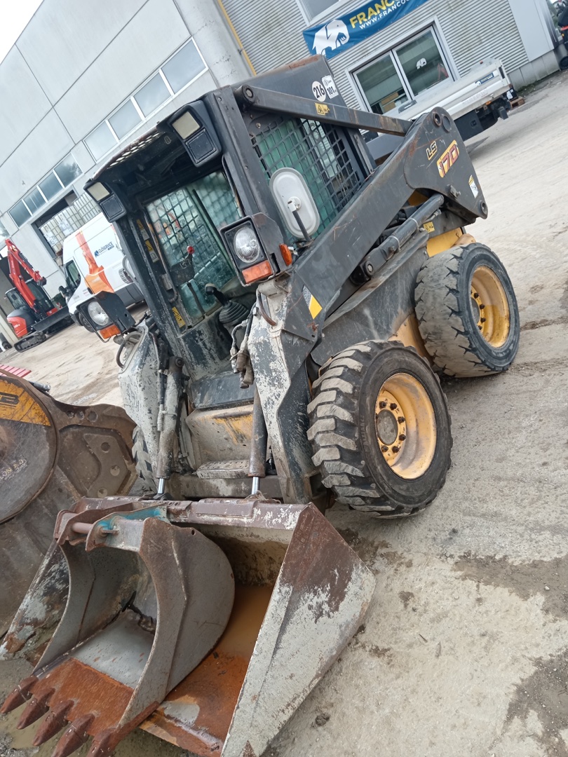 NEW HOLLAND LS170 compact wheel loader - Franco Clò Macchine Movimento Terra