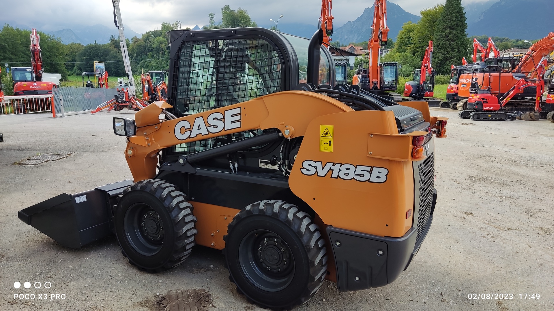 Pala compatta gommata CASE SV 185 HF - Franco Clò Macchine Movimento Terra