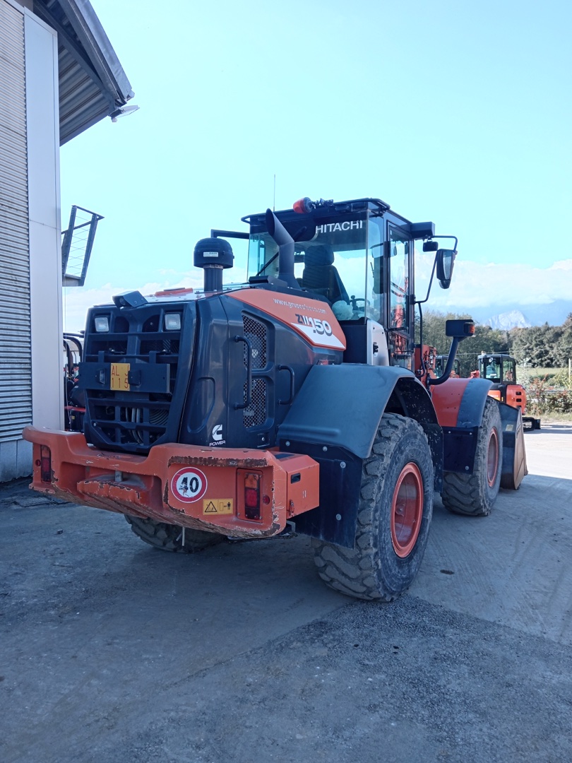 Pala gommata grande HITACHI ZW150-6 - Franco Clò Macchine Movimento Terra