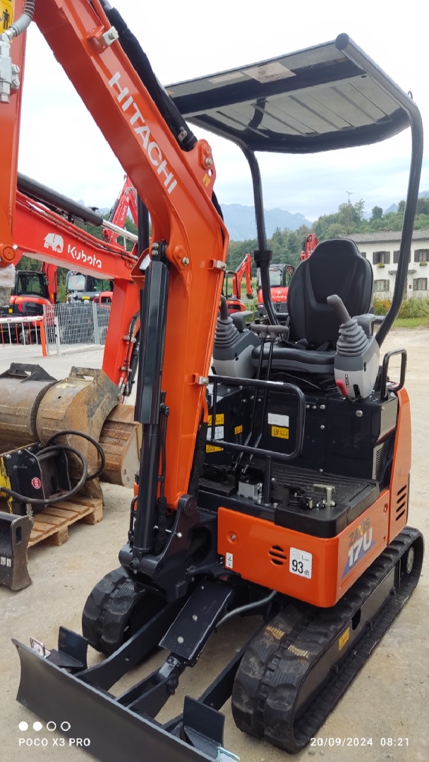 HITACHI ZX17U6-Y compact mini crawler excavator - Franco Clò Macchine Movimento Terra