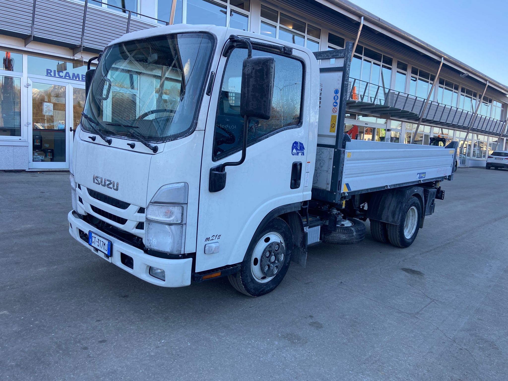 Autocarro ISUZU M21TH - Franco Clò Macchine Movimento Terra