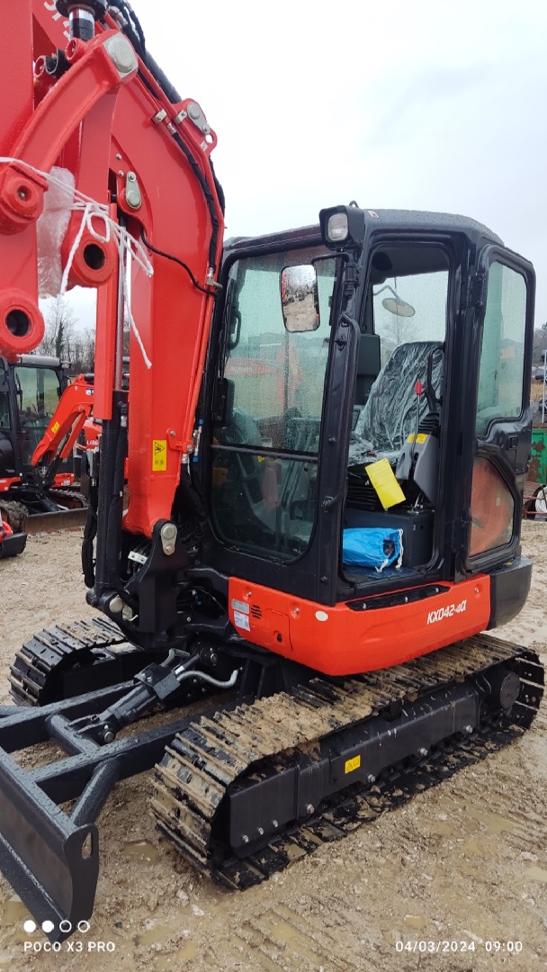 KUBOTA KX 042-4N KGLS2AT mini excavator - Franco Clò Macchine Movimento Terra
