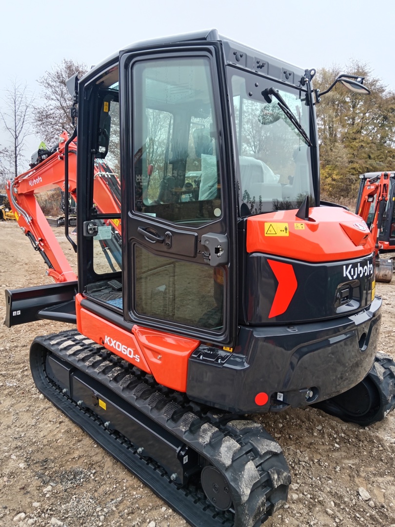 Mini escavatore KUBOTA KX 060.5 KGLS2AT - Franco Clò Macchine Movimento Terra