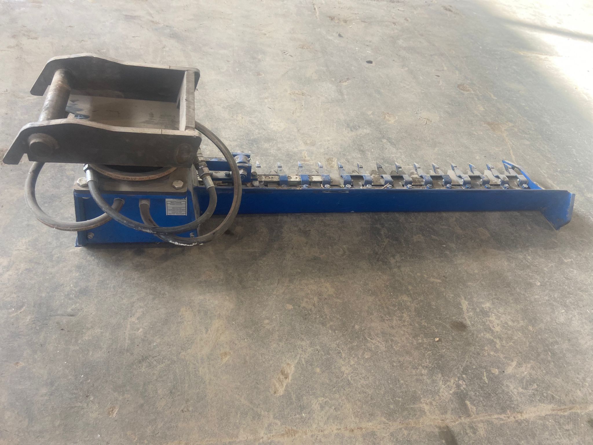 Barra falciante tosasiepi MG 150-5 - Franco Clò Macchine Movimento Terra