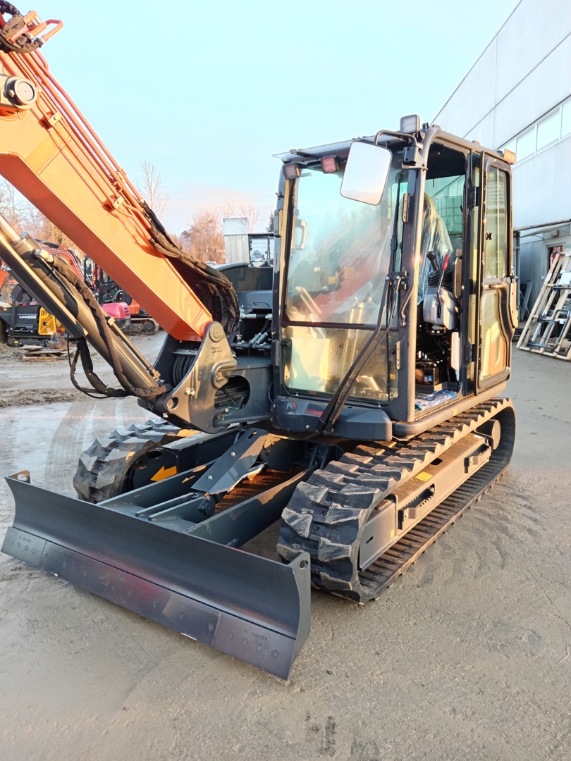 Midi escavatore HITACHI ZX 95USB-7 / 2P - Franco Clò Macchine Movimento Terra