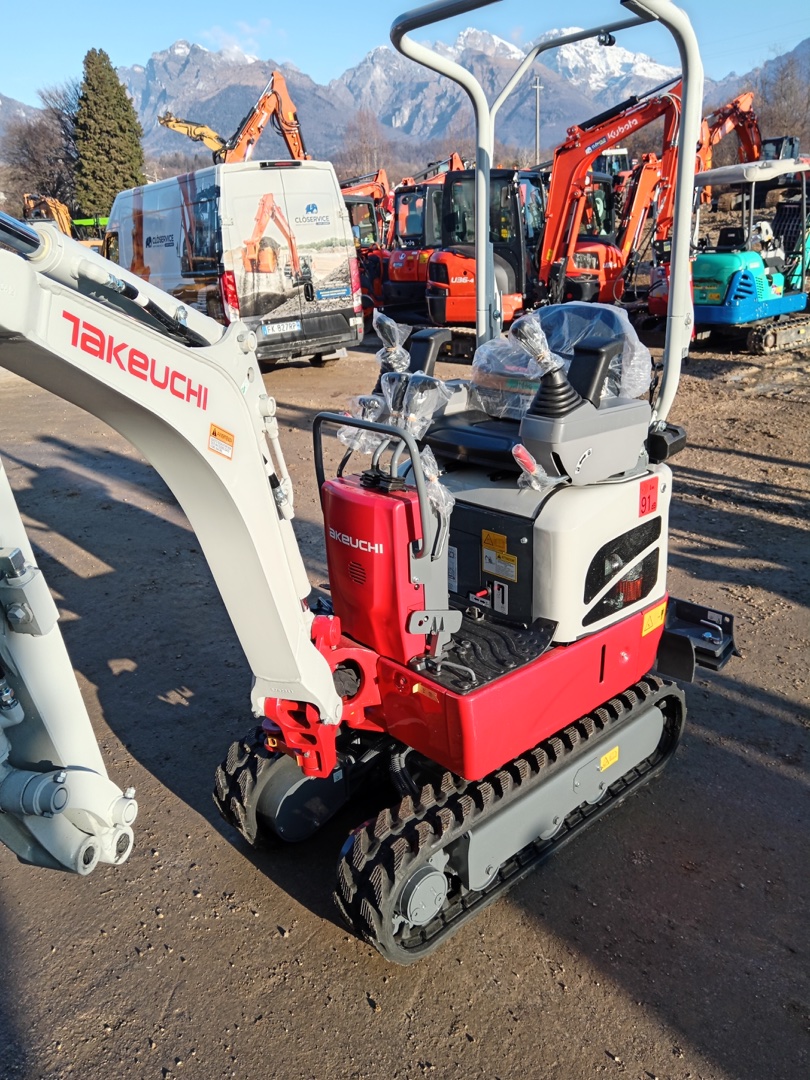 Mini escavatore TAKEUCHI TB210R - Franco Clò Macchine Movimento Terra