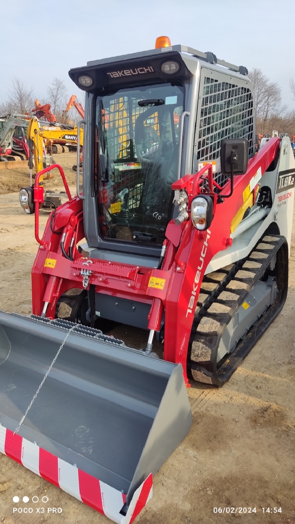 Pala compatta cingolata TAKEUCHI TL 8 R-2 - Franco Clò Macchine Movimento Terra