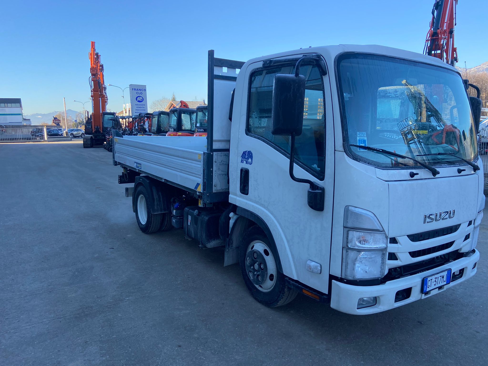 Autocarro ISUZU M21TH - Franco Clò Macchine Movimento Terra