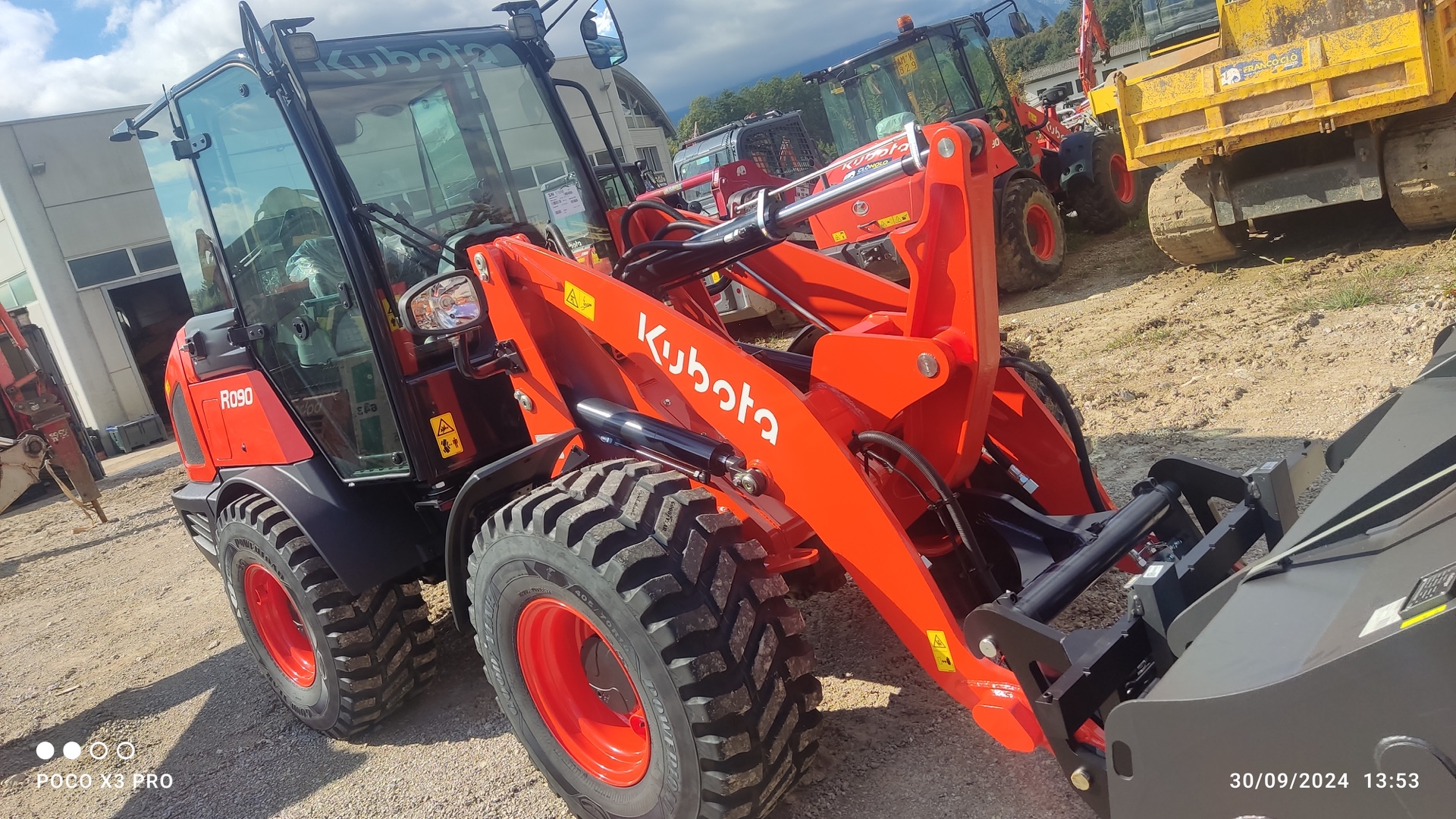 Pala gommata media KUBOTA R090 WTQC - Franco Clò Macchine Movimento Terra