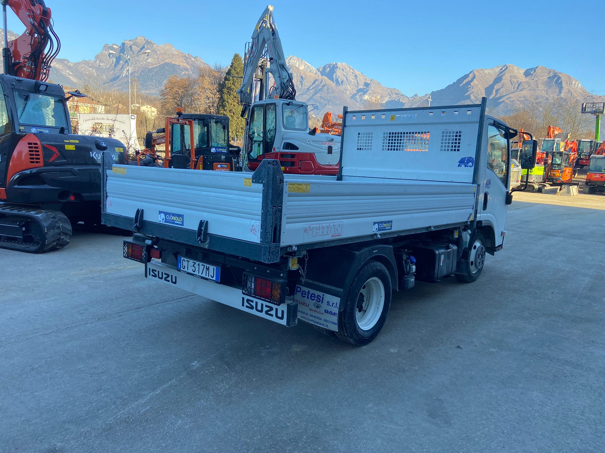 Autocarro ISUZU M21TH - Franco Clò Macchine Movimento Terra