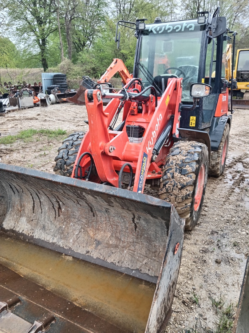 Pala gommata KUBOTA R 070 WTQC - Franco Clò Macchine Movimento Terra