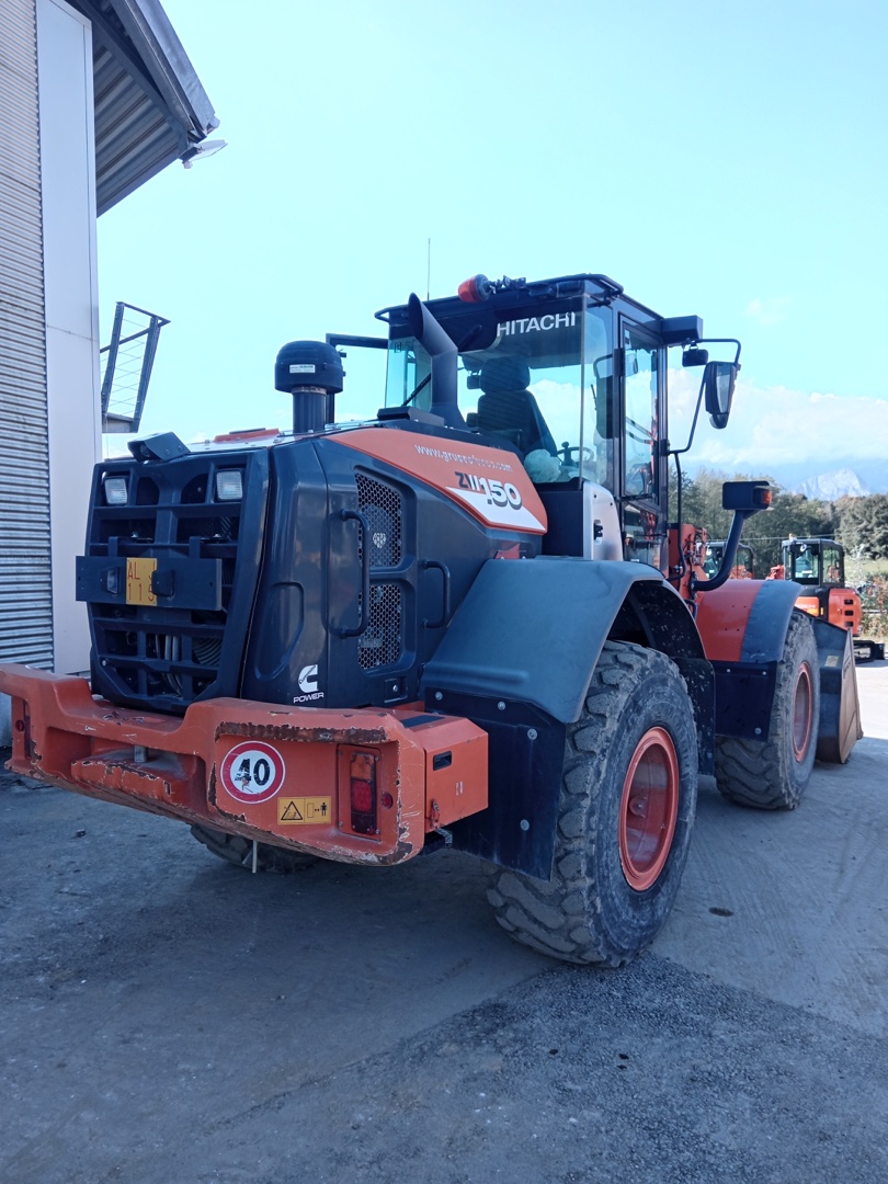 Pala gommata grande HITACHI ZW150-6 - Franco Clò Macchine Movimento Terra
