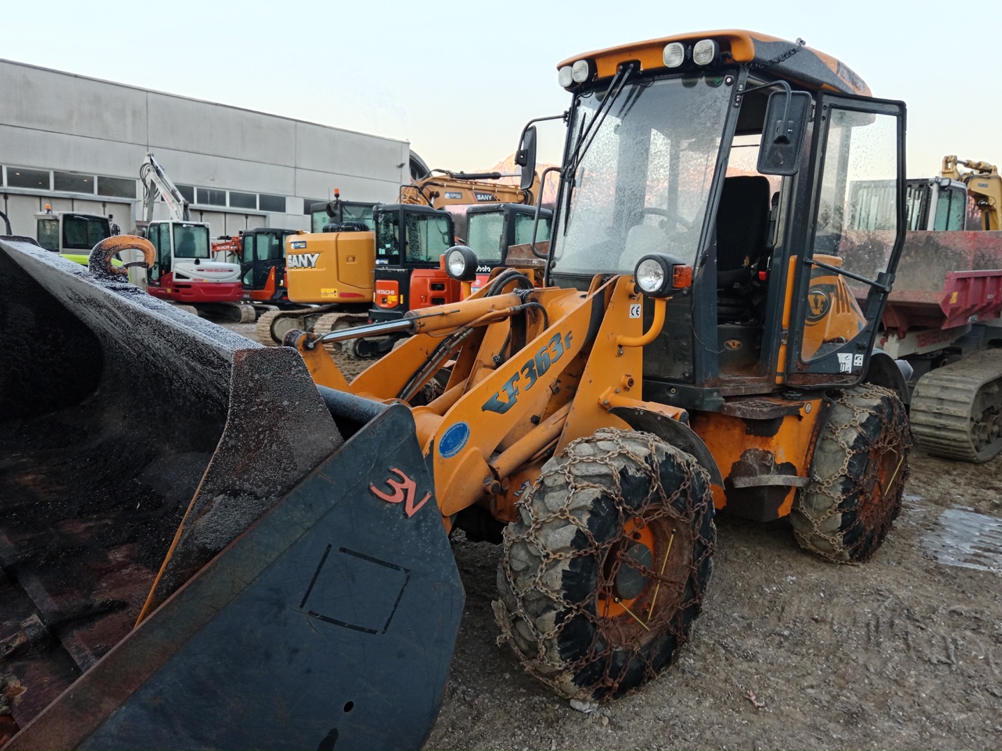 Pala gommata media VENIERI VF 3.63 F - Franco Clò Macchine Movimento Terra