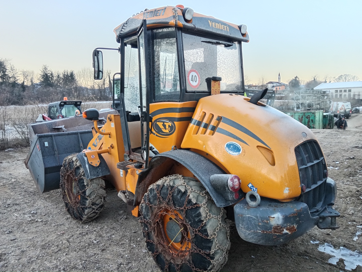 Pala gommata media VENIERI VF 3.63 F - Franco Clò Macchine Movimento Terra