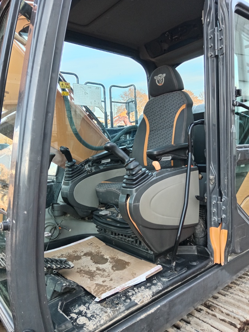 Escavatore cingolato CASE CX 300 D - Franco Clò Macchine Movimento Terra