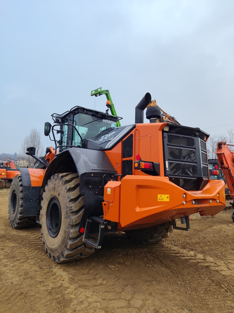 Pala Gommata Grande HITACHI ZW 310-7 - Franco Clò Macchine Movimento Terra