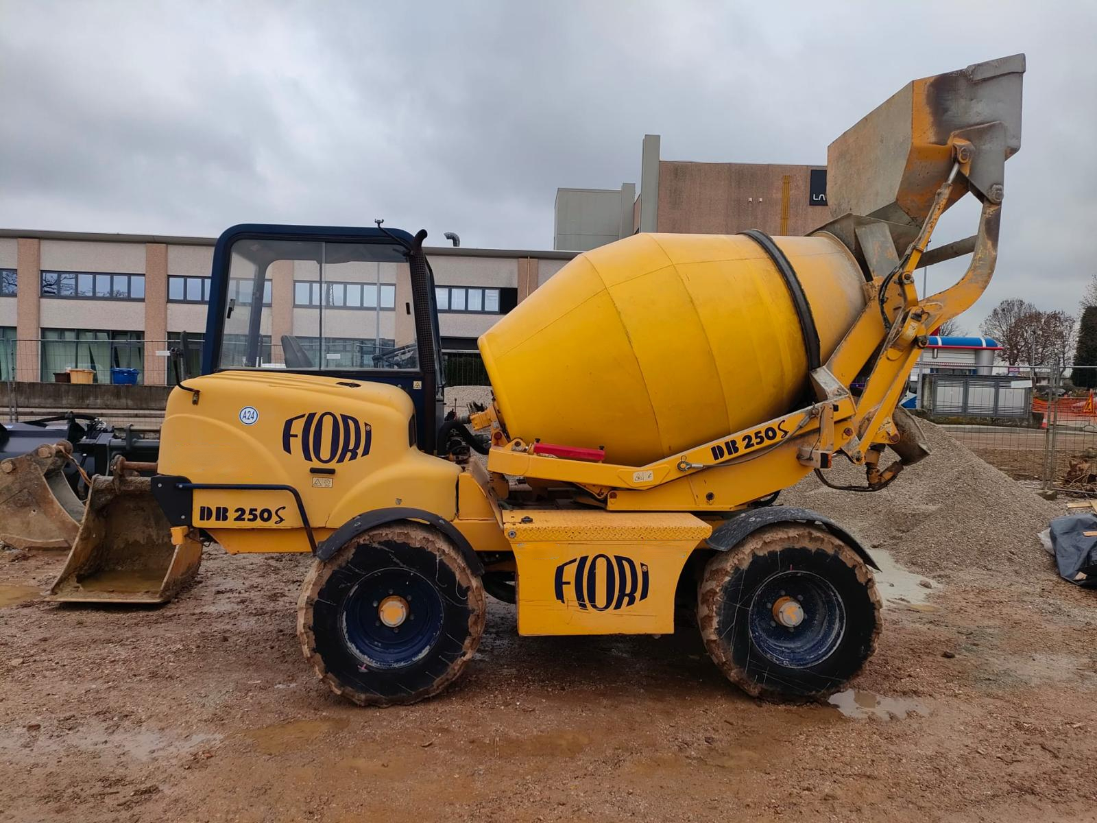 Autobetoniera FIORI DB250 S - Franco Clò Macchine Movimento Terra