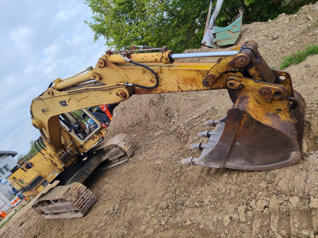 Escavatore Cingolato CATERPILLAR 211 - Franco Clò Macchine Movimento Terra