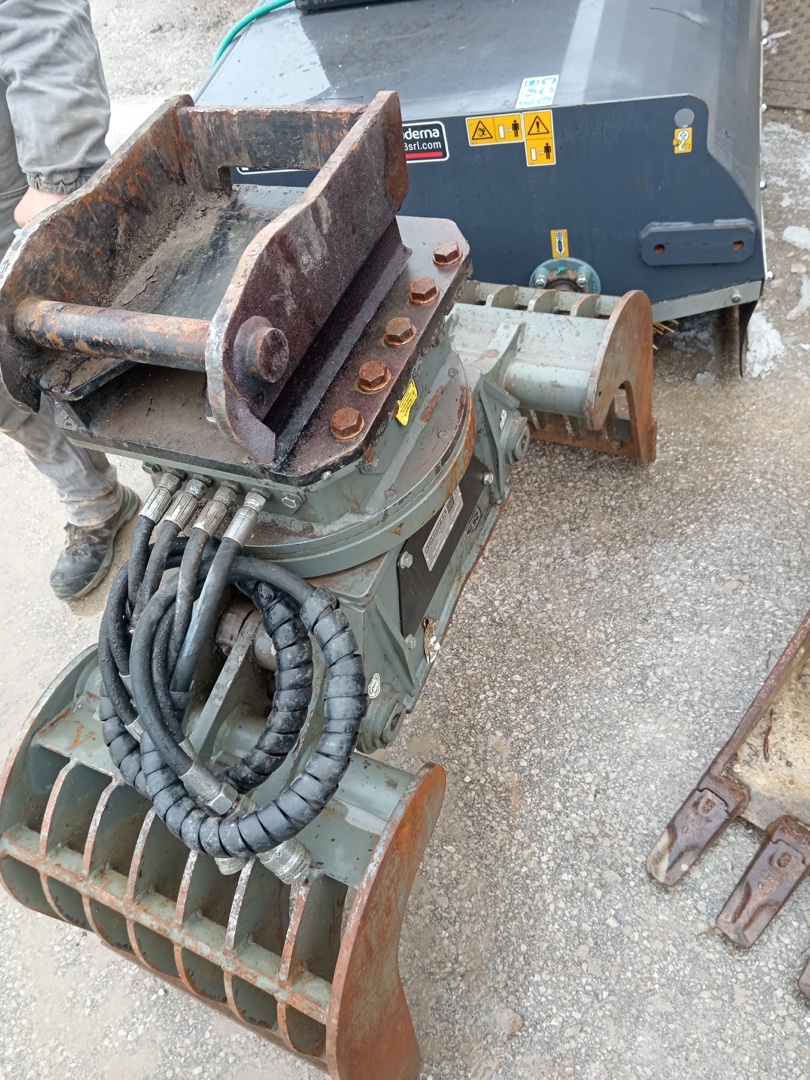 Pinza Selezionatrice KINSHOFER GR 25 D - Franco Clò Macchine Movimento Terra