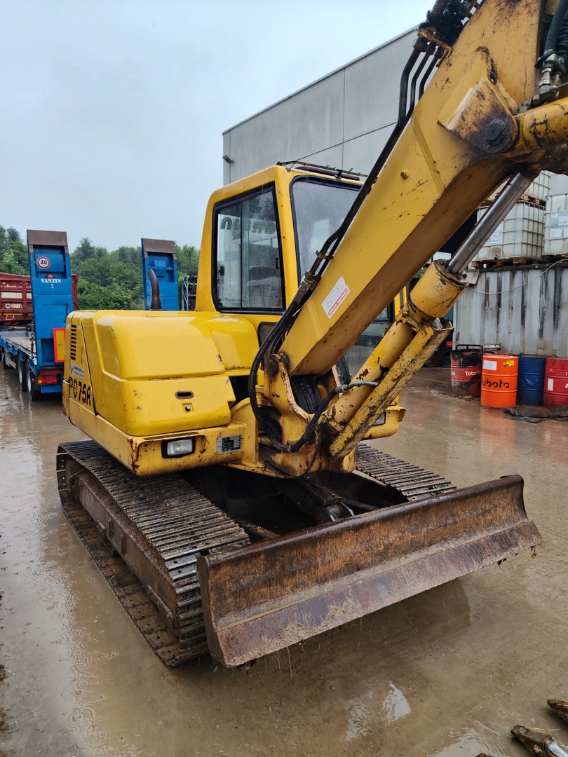 Midi escavatore KOMATSU PC 75 R-2 2P - Franco Clò Macchine Movimento Terra